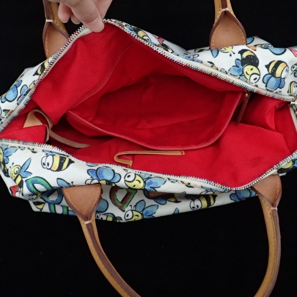 ❌SOLD❌ Dooney and Bourke Bumblebee Bag - EUC - Picture 6 of 8